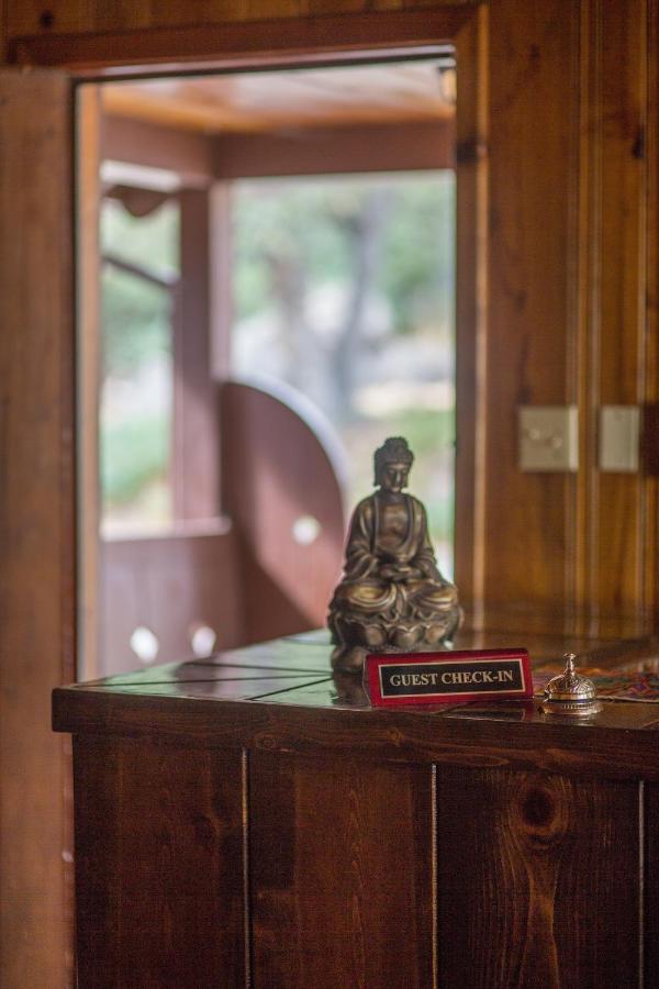 Quiet Mind Lodge, Spa & Retreat Sequoias 컨빌 외부 사진