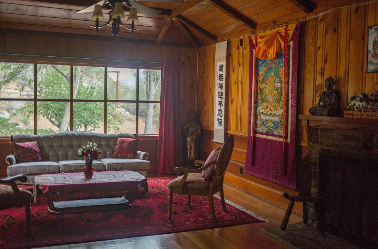 Quiet Mind Lodge, Spa & Retreat Sequoias 컨빌 외부 사진